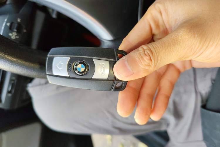 Used BMW 1 Series 2011 120i two-door coupe Vehicle Key