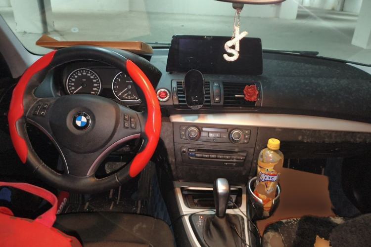 Used BMW 1 Series 2011 120i two-door coupe Center Console