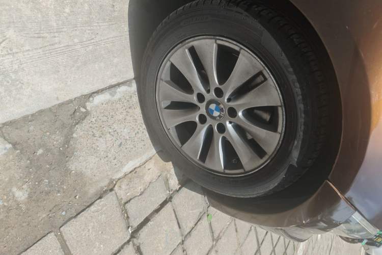Used BMW 1 Series  Right Front Wheel Hub