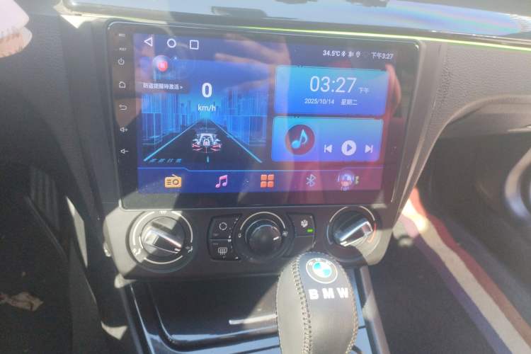 Used BMW 1 Series 2011 120i Convertible Coupe Audio And AC Panel