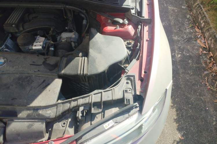 Used BMW 1 Series 2011 120i Convertible Coupe Engine Bay Left