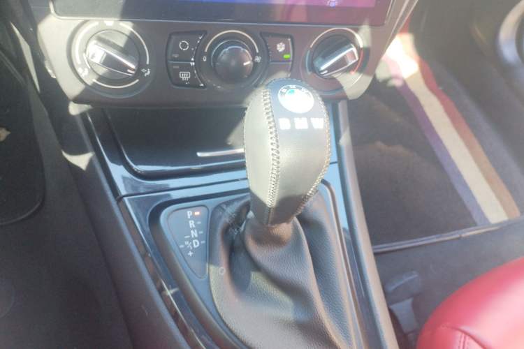 Used BMW 1 Series 2011 120i Convertible Coupe Gear Lever