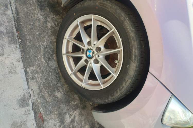 Used BMW 1 Series 2011 120i Convertible Coupe Right Front Wheel Hub