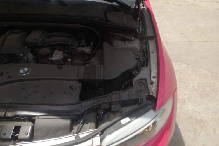 Used BMW 1 Series 2011 120i Convertible Coupe Engine Bay Left