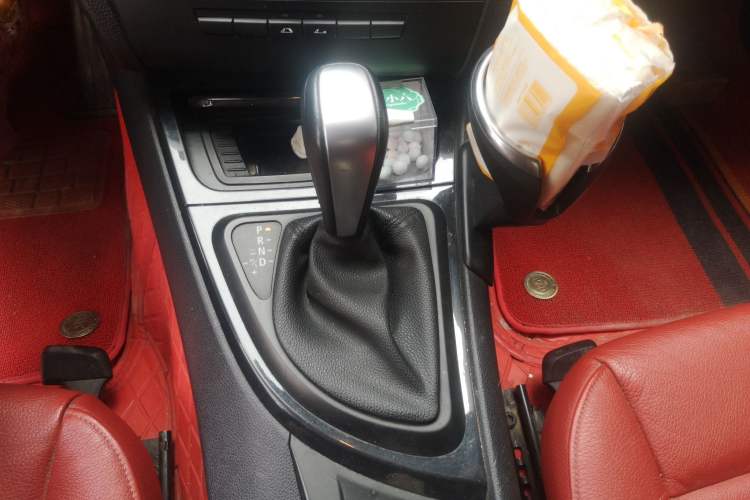 Used BMW 1 Series 2011 120i Convertible Coupe Gear Lever