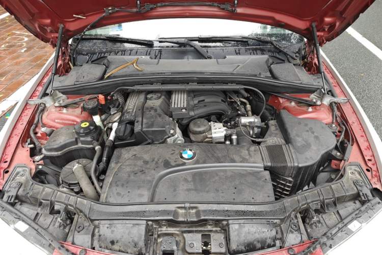 Used BMW 1 Series 2011 120i Convertible Coupe Engine Bay