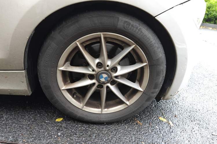 Used BMW 1 Series 2011 120i Convertible Coupe Right Front Wheel Hub
