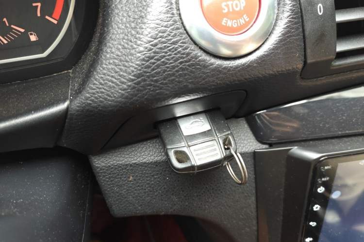 Used BMW 1 Series 2011 120i Convertible Coupe Vehicle Key