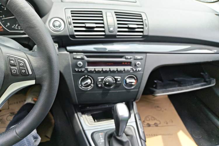 Used BMW 1 Series 2011 120i two-door coupe Audio And AC Panel