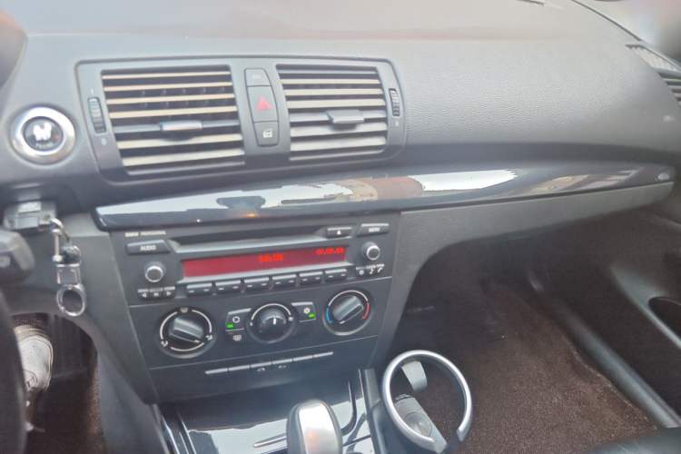 Used BMW 1 Series 2011 120i Convertible Coupe Audio And AC Panel