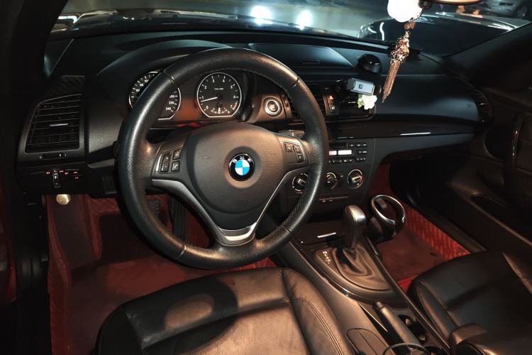 Used BMW 1 Series 2011 120i Convertible Coupe Center Console