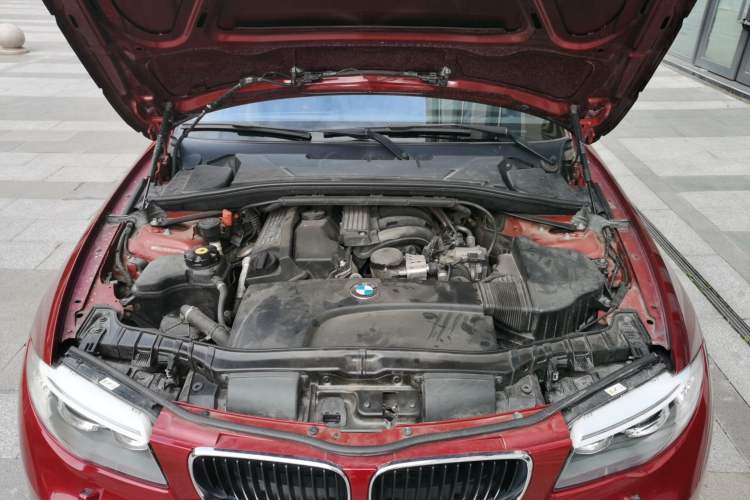 Used BMW 1 Series 2011 120i Convertible Coupe Engine Bay
