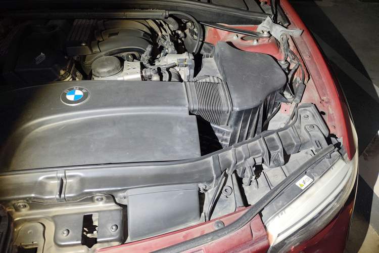 Used BMW 1 Series 2011 120i Convertible Coupe Engine Bay Left