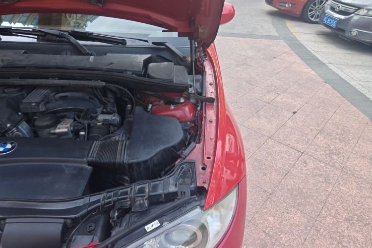 Used BMW 1 Series 2011 120i Convertible Coupe Engine Bay Left