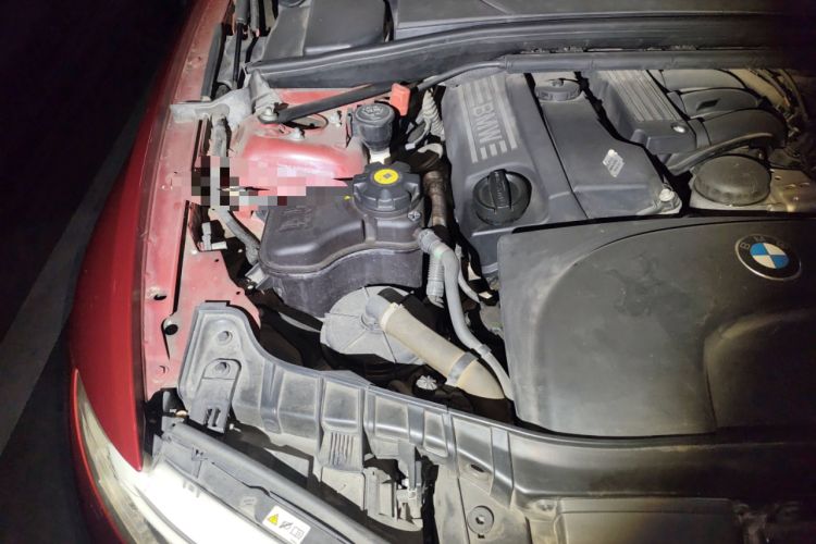 Used BMW 1 Series 2011 120i Convertible Coupe Engine Bay Right