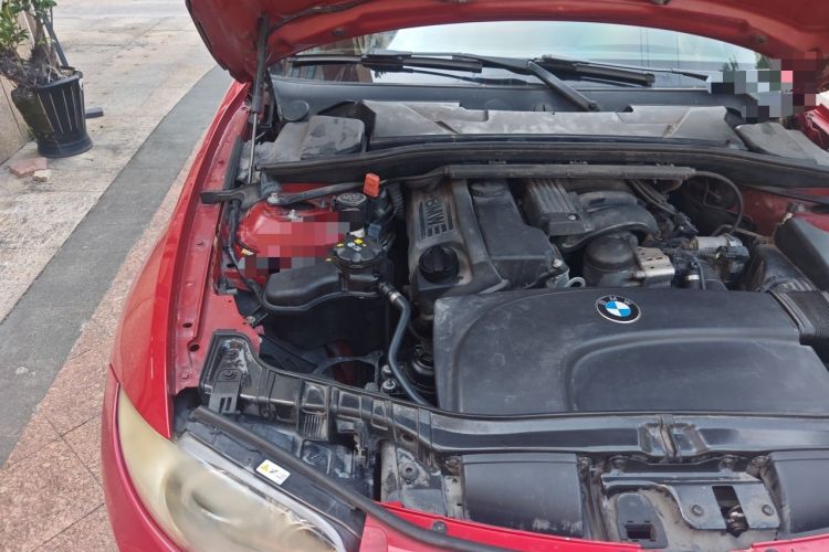 Used BMW 1 Series 2011 120i Convertible Coupe Engine Bay Right
