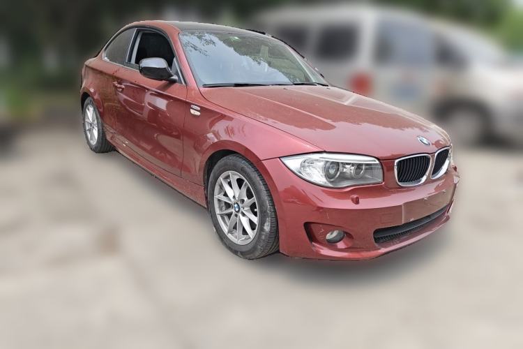 Used BMW 1 Series 2011 120i two-door coupe Front Right 45 Deg
