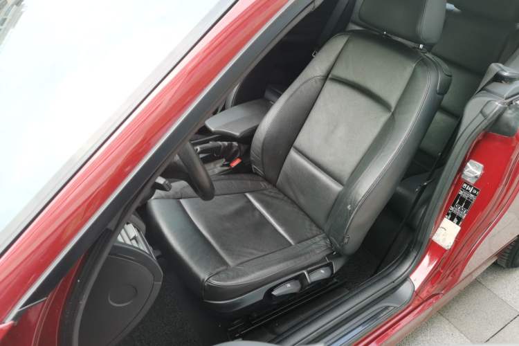 Used BMW 1 Series 2011 120i Convertible Coupe Left Front Seat