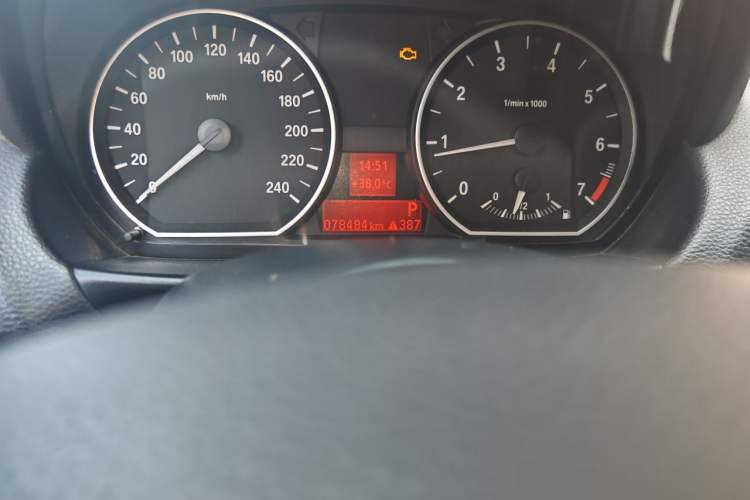 Used BMW 1 Series 2011 120i Convertible Coupe Odometer Close Up