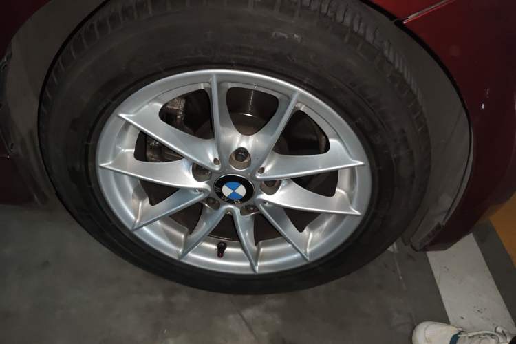 Used BMW 1 Series 2011 120i Convertible Coupe Right Front Wheel Hub