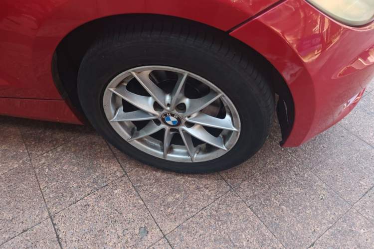 Used BMW 1 Series 2011 120i Convertible Coupe Right Front Wheel Hub