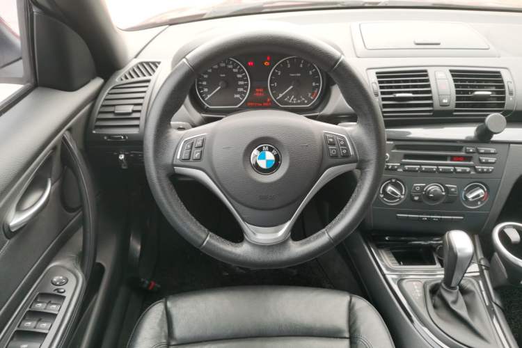 Used BMW 1 Series 2011 120i Convertible Coupe Steering Wheel