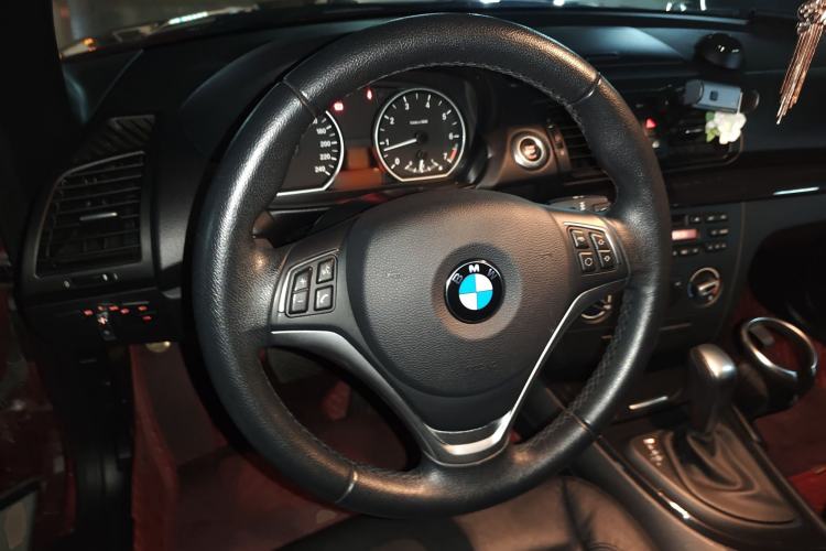 Used BMW 1 Series 2011 120i Convertible Coupe Steering Wheel