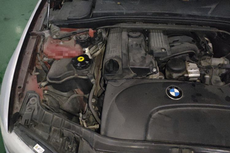 Used BMW 1 Series 2011 120i Convertible Coupe Engine Bay Right
