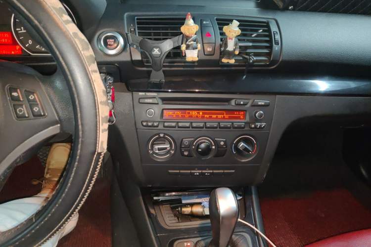 Used BMW 1 Series 2011 120i Convertible Coupe Audio And AC Panel