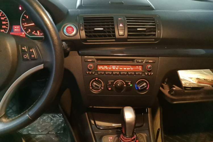 Used BMW 1 Series 2011 120i two-door coupe Audio And AC Panel