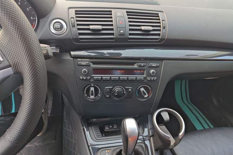 Used BMW 1 Series 2011 120i two-door coupe Audio And AC Panel