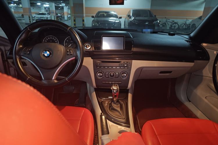 Used BMW 1 Series 2011 120i Convertible Coupe Center Console