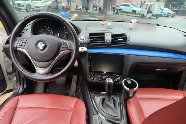 Used BMW 1 Series 2011 120i Convertible Coupe Center Console