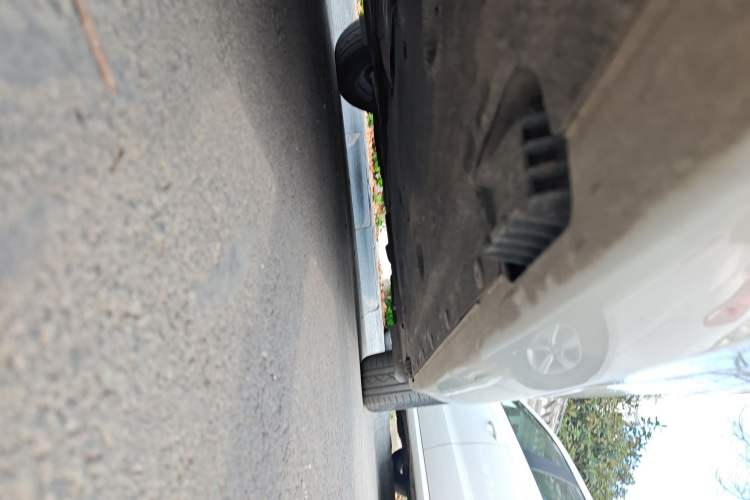 Used BMW 1 Series 2011 120i two-door coupe Chassis Front Left