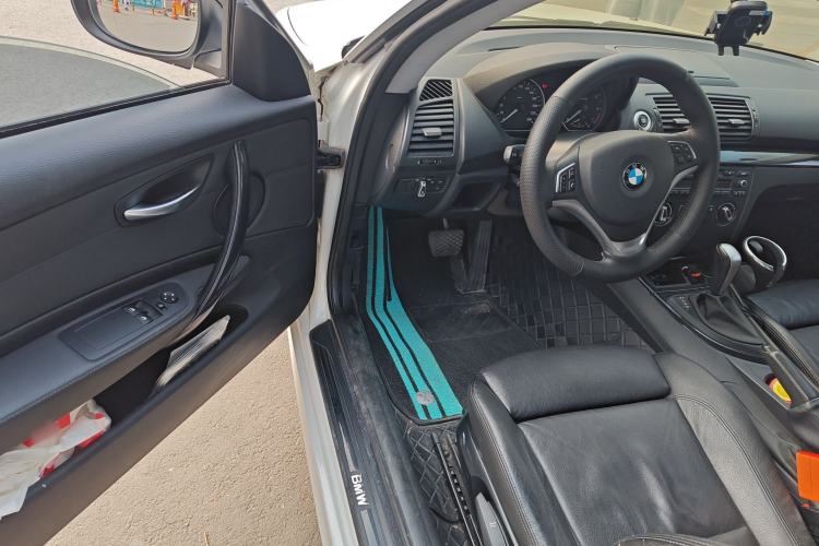 Used BMW 1 Series 2011 120i two-door coupe Driver Seat