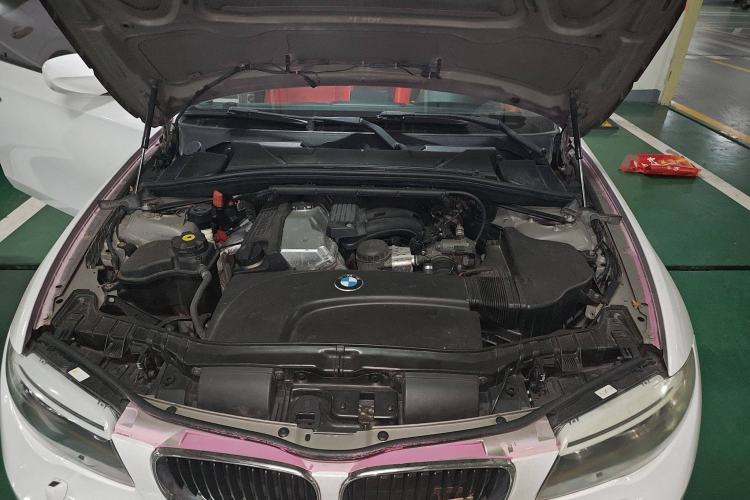 Used BMW 1 Series 2011 120i Convertible Coupe Engine Bay