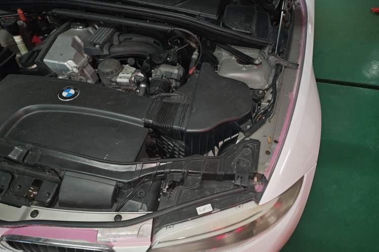 Used BMW 1 Series 2011 120i Convertible Coupe Engine Bay Left