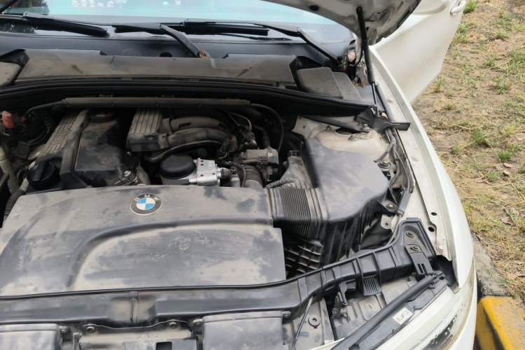 Used BMW 1 Series 2011 120i Convertible Coupe Engine Bay Left