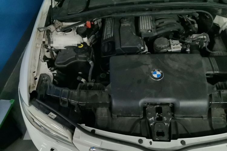 Used BMW 1 Series 2011 120i two-door coupe Engine Bay Right