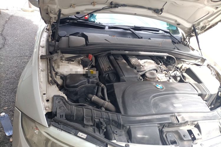 Used BMW 1 Series 2011 120i Convertible Coupe Engine Bay Right