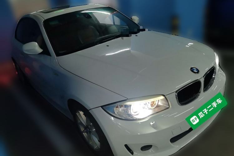 Used BMW 1 Series 2011 120i two-door coupe Front Right 45 Deg