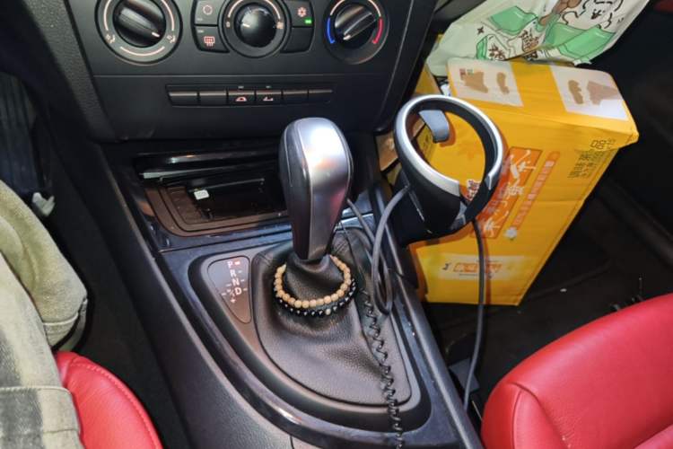 Used BMW 1 Series 2011 120i Convertible Coupe Gear Lever