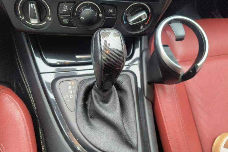 Used BMW 1 Series 2011 120i Convertible Coupe Gear Lever