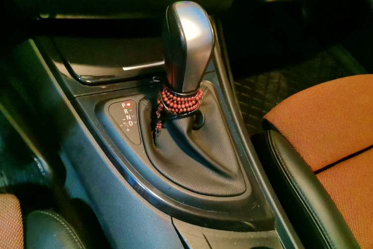 Used BMW 1 Series 2011 120i two-door coupe Gear Lever