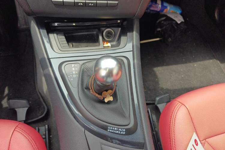 Used BMW 1 Series 2011 120i Convertible Coupe Gear Lever