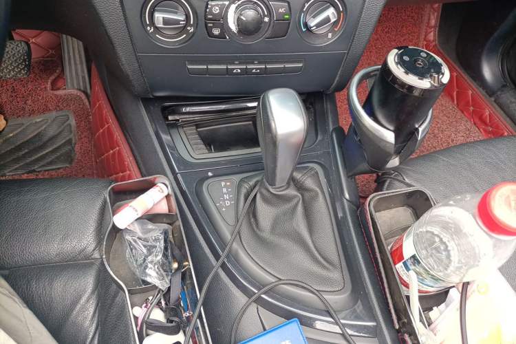 Used BMW 1 Series 2011 120i Convertible Coupe Gear Lever