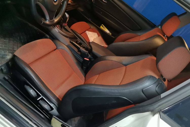 Used BMW 1 Series 2011 120i two-door coupe Left Front Seat