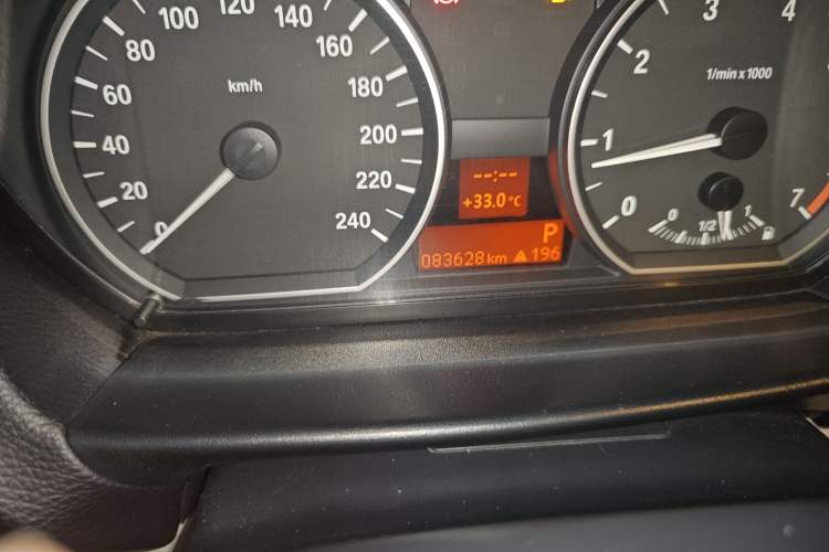 Used BMW 1 Series 2011 120i Convertible Coupe Odometer Close Up