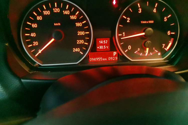 Used BMW 1 Series 2011 120i two-door coupe Odometer Close Up