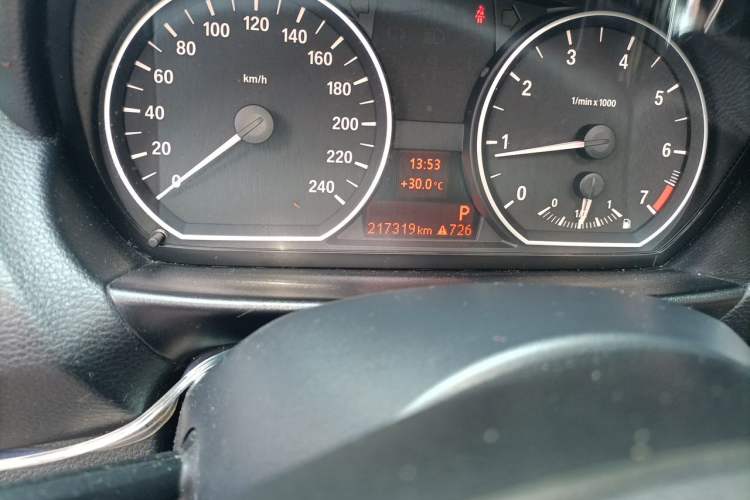 Used BMW 1 Series 2011 120i Convertible Coupe Odometer Close Up